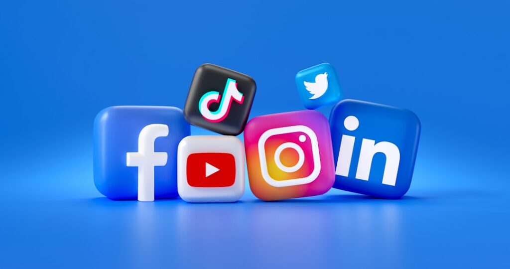 Photo social media marketing